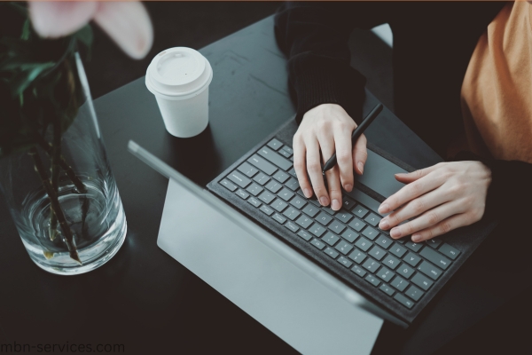 Best Blogging Niches with Low Competition (Easy to Start & Grow)